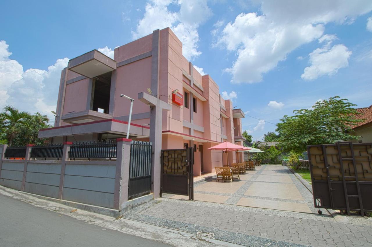 Karana House Syariah Hotell Melati Eksteriør bilde